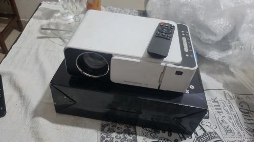 Projetor Portátil para Filmes e Séries