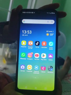 Vendo celular LGK40S por R$550 peliicola um pouco trincada