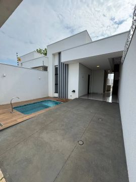 1603 sul , Arso 151 , (fundo a Ulbra), casa usada 3/4 sendo 1 suíte c energia solar