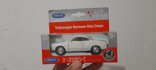 Miniatura karmann guia coupe escala aproximada 1/32 