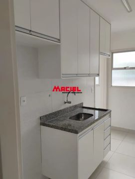 Ótimo apartamento perto do supermercado Coop, academia e parque da cidade, com ponto de ôn