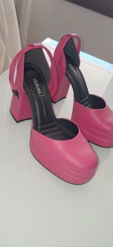 Sandália Dakota plataforma rosa