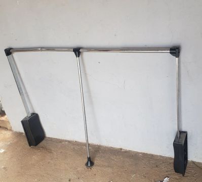 Varal de teto retrátil para roupas