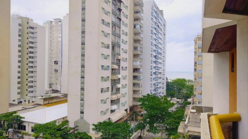 Guaruja -  Pitangueiras 200m da Praia.