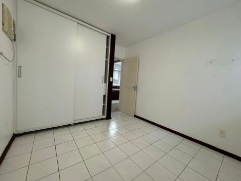 Oportunidade de quarto e sala amplo a poucos metros da orla da ponta verde