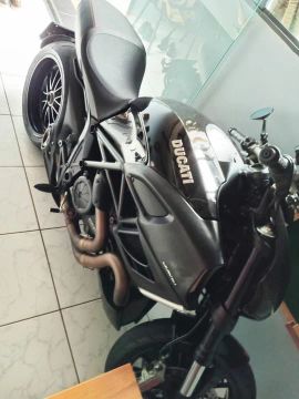 VENDO MOTO DUCATI DIAVEL 1200 2013 COM 29.000KM VLR 45.000,00 ACEITO PROPOSTAS E TROCAS PO