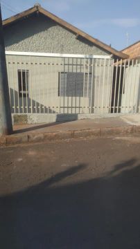 vendo (2) duas casas no mesmo terreno na cidade de Andirá PR