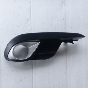 Grade Moldura Farol De Milha Direito Fiat Grand Siena Original 