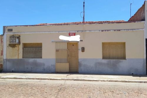 Casa bem localizada 