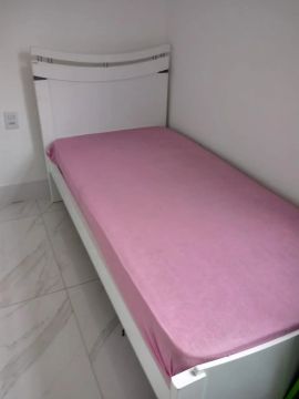 Cama Reno branca solteiro semi nova