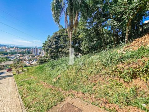 Terreno em Condomínio Fechado | 700 m2 | Córrego Grande