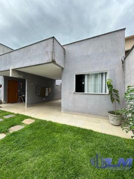 OPORTUNIDADE- LOCAÇÃO ANUAL EM PEROCÃO CASA MOBILIADA COM 02 QUARTOS SENDO 01 SUITE, SALA 