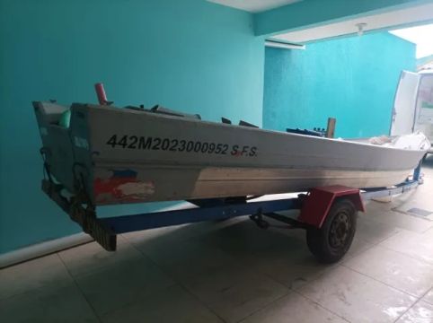 Lancha de aluminio + Motor popa 15hp Evinrude - COMPLETOS
