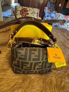 Bolsa Fendi - Luxo e Estilo
