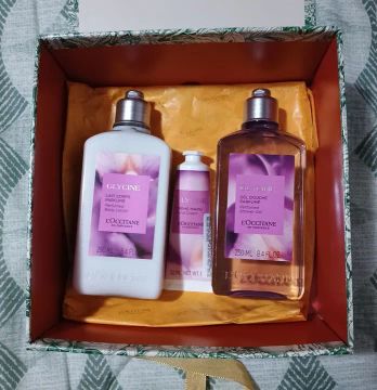 Kit L'Occitane Glycine - Corpo, Mãos e Banho