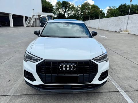 Audi Q3 Black Ed 1.4 impecável