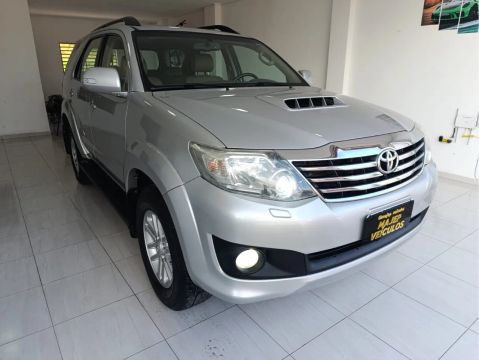 Hilux SW4 - SRV 3.0 4X4 Diesil Automático - 07 Lugares Completo - 2013 IPVA 2025 Pago