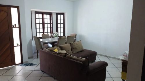 Casa  3  Dormitórios  Próxima do Centro - Piracaia - SP