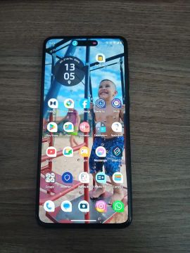 Vendo moto g84 5g 8ram com NFC e 256 Gb celular novo 