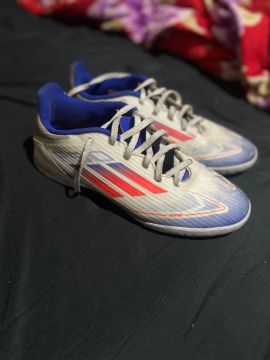 Chuteira Adidas 