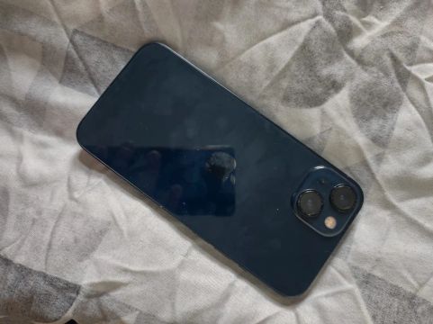 iPhone 13 azul escuro - 128GB