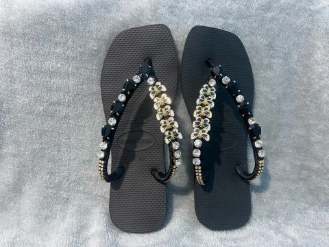 Havaianas pretas com pedrarias