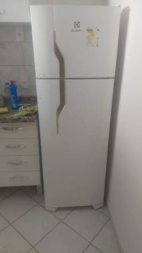 Eletrolux duas portas 260L