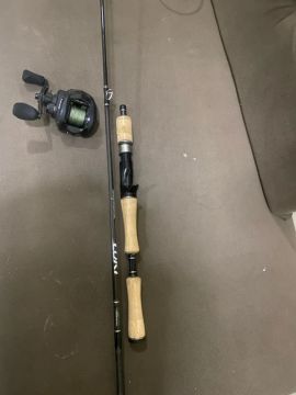 Varinha de Pescar 5'8'' Power Light Loki + Carretilha Black Tamba