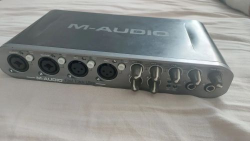 M-Audio Fast Track Ultra - Interface de Áudio