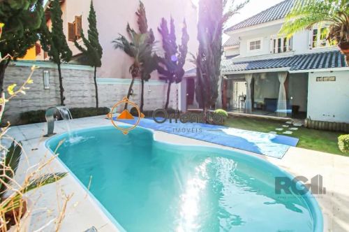 Imobiliária Orientta Aluga Casa mobiliada com dois pavimentos.Essa excelente casa conta co