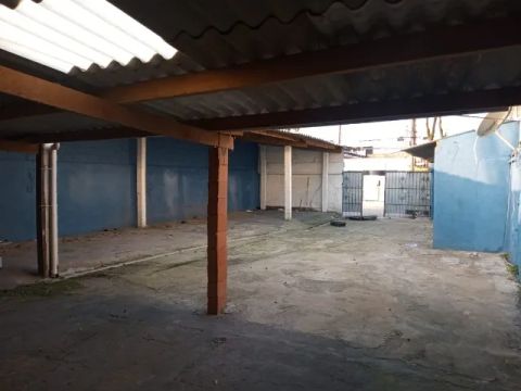 Salão Comercial/ Depósito com 250 m2 e Escritório no Jd. Glória, Apenas 50 Metros da Pista