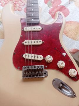Fernandes Vintage Anos 80 (Leia)