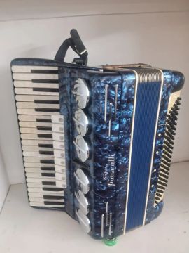 Acordeon  120 baixo,  quarta voz, oitavada