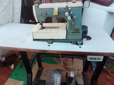 Máquina de Costura Industrial
