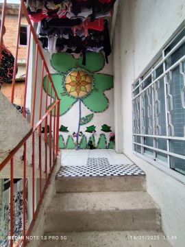 VENDO CASA COM 3 QUARTOS 