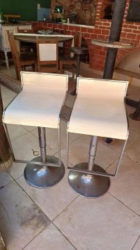 Conjunto de 2 Banquetas de Bar, Estilo Moderno
