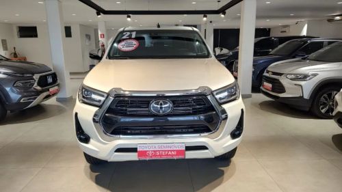 Toyota HILUX 2.8 D-4D TURBO DIESEL CD SRX 4X4 AUTOMÁTICO