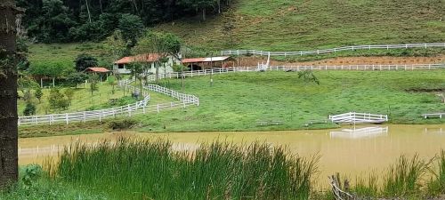 Sítio com 5 dormitórios à venda, 387200 m² por R$ 1.800.000 - Centro - Natividade da Serra