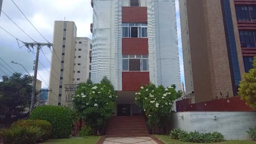 Alugo lindo 4/4, suítes, reformado, garagens, vista mar, localizado na Princesa na Isabel!