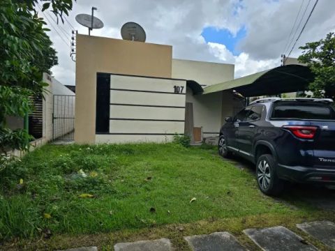 CASA EM CONDOMINIO FECHADO ALTO DE FLORES