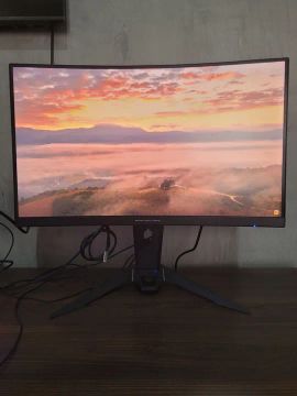 Monitor Curvo QHD 27' 165Hz ASROCK Phantom Gaming