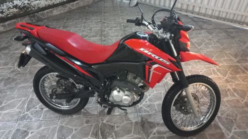 BROS 2024 nova 160 CL. 5 kms rodados com Revisãodefabrica e uma por fazer 23.500  !. 