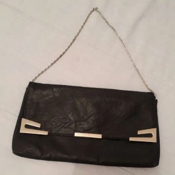Clutch preta - alças removíveis 