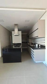 Casa no Bairro Altinópolis com 2 Vagas de Garagem, 4 quartos e 4 ar-condicionado