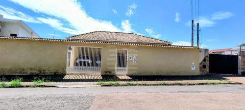 Casa Comercial para Locação no Taquaral, com 8 salas, 7 banheiros, 4 vagas