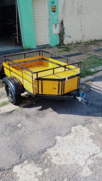 Carretinha fazendinha com baú nova