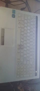 Notebook branco em ótimo estado. Modelo A53E