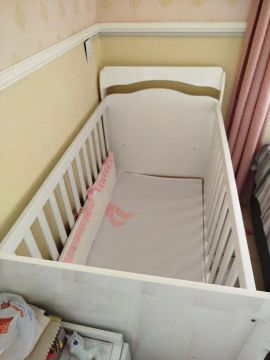 Berço de Bebê Branco em Ótimo Estado