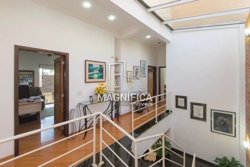 Casa - Seminário.Linda casa, endereço nobre, em localização privilegiada do Seminário.Ao l