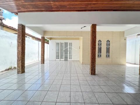 Casa a venda no São João com 05 Quartos TR8885524 THE - 1TR6TB6